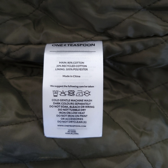 One Teaspoon Patchwork Stuffed Medusa Oversized Denim Jacket - Picture 12 of 16